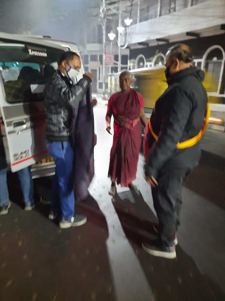 62nd prog… Distribution of Blankets to the footpath dwellers of Kolkata